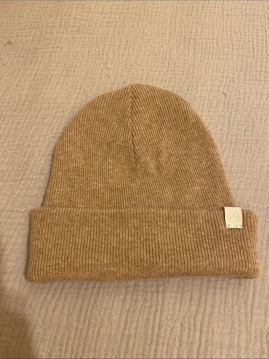 rag & bone Accessories - Rag & Bone Cashmere  Tan Knit Beanie Hat .